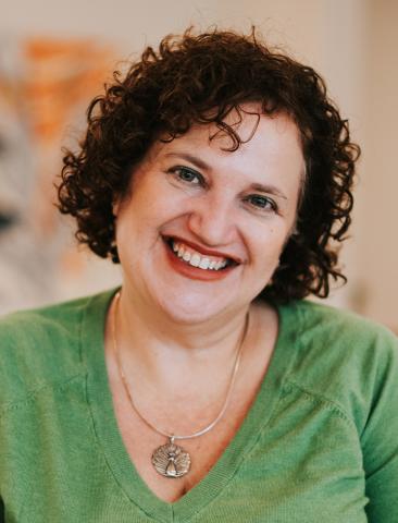 Headshot of Meredith Burke Hammons